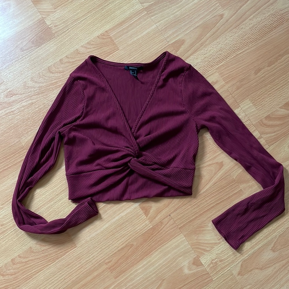 Crop criss cross top long sleeve size large